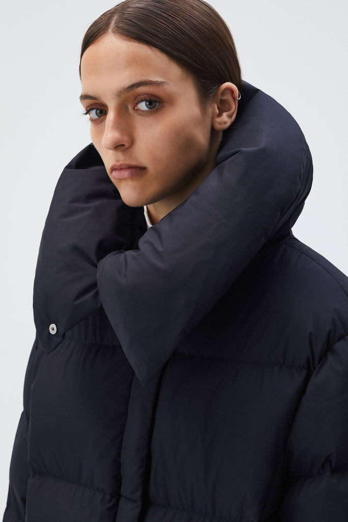 BREKKA Dresden Long Down Jacket - black - detail